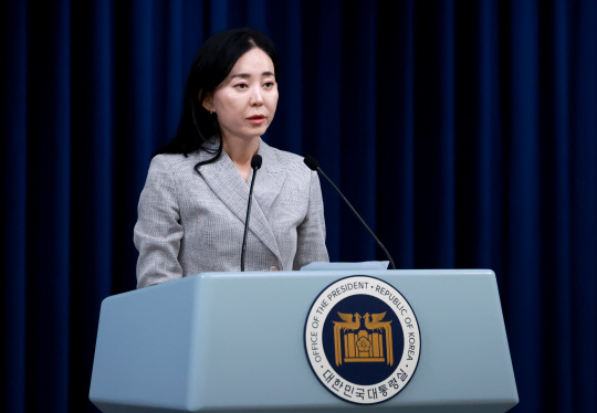 정혜전 대통령실 대변인이 16일 서울 용산 대통령실 청사에서 현안 브리핑을 하고 있다. [연합뉴스 제공]